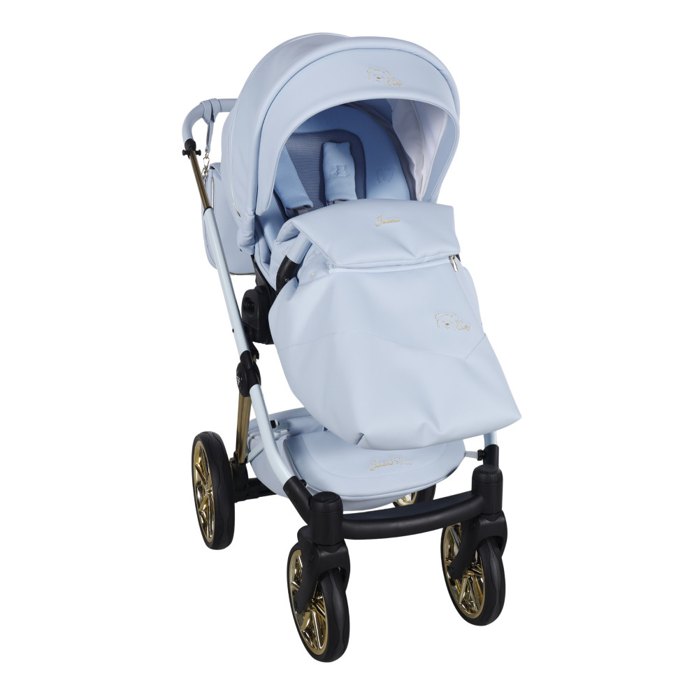 Junama Diamond Cubby Premium - дитяча коляска 2в1 ручної роботи, люлька Diamond, золоті диски коліс, вишивка з ведмедиками • Blue 03 Junama Diamond Cubby Premium - дитяча коляска 2в1 ручної роботи, люлька Diamond, золоті диски коліс, вишивка з ведмедиками • Blue 03