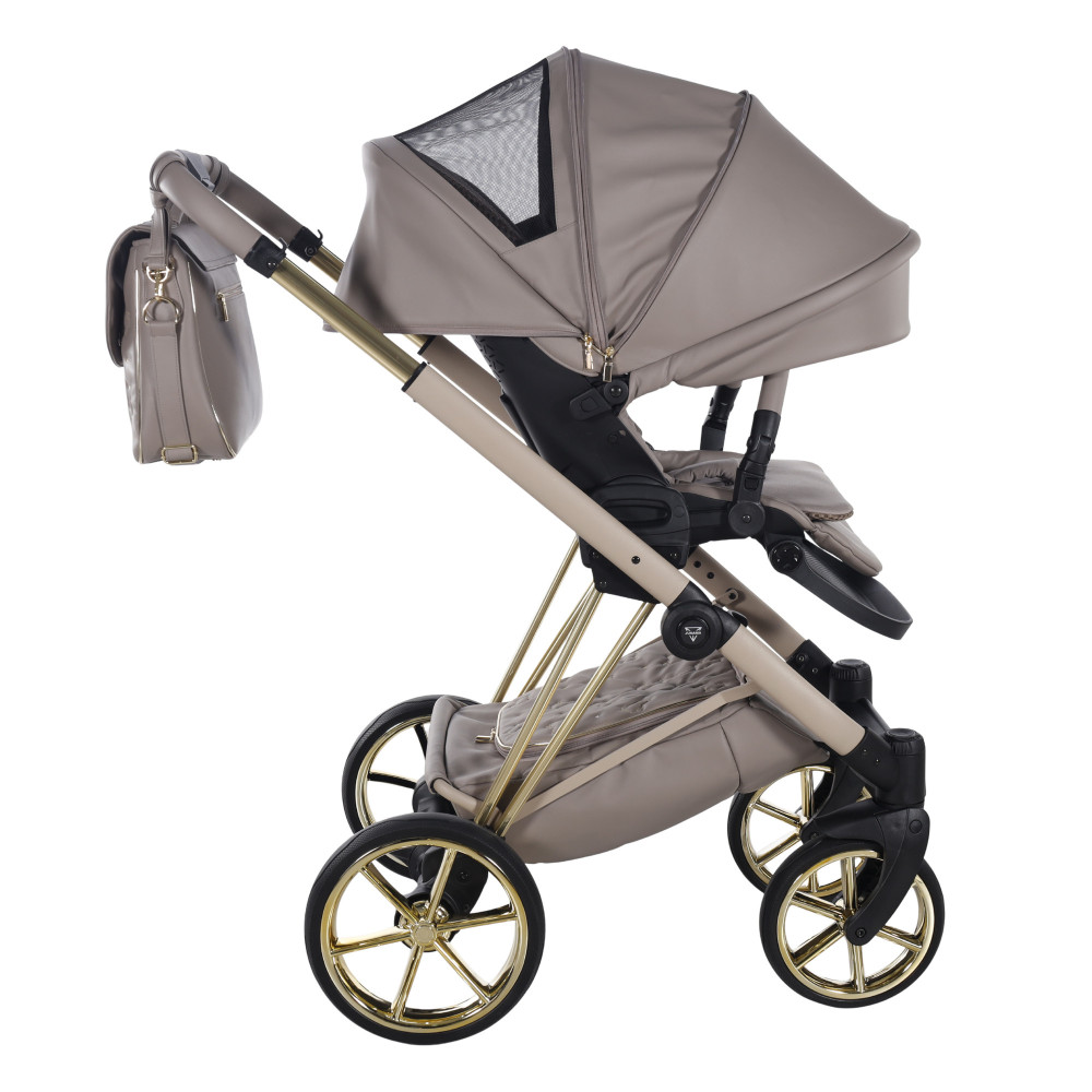 Junama Diamond Cubby Premium - дитяча коляска 2в1 ручної роботи, люлька Diamond, золоті диски коліс, вишивка з ведмедиками • Cappuccino 05 Junama Diamond Cubby Premium - дитяча коляска 2в1 ручної роботи, люлька Diamond, золоті диски коліс, вишивка з ведмедиками • Cappuccino 05