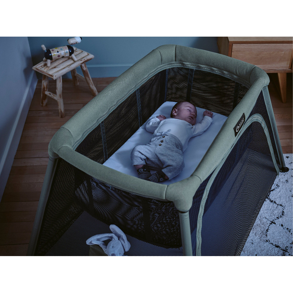 Babymoov Moov and Comfy - дорожнє ліжечко-манеж 3-в-1 зі знімною колискою, 0-4 роки • Sage Green