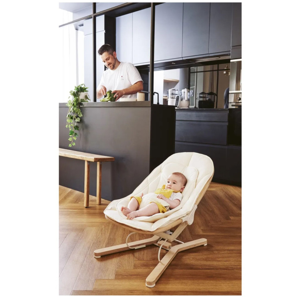 Babymoov Swoon Flow - деревянное кресло-шезлонг с укачиванием, 3 положения спинки, до 18 кг • Cream