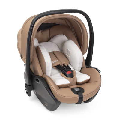 Chicco First-Seat Recline i-Size - автокрісло для немовляти (від народження до 15 місяців / 40 - 87 см), можливість використання у літаку та вдома як шезлонг, нахил спинки майже до горизонтального положення, поворот на 90° на базі • Caramel