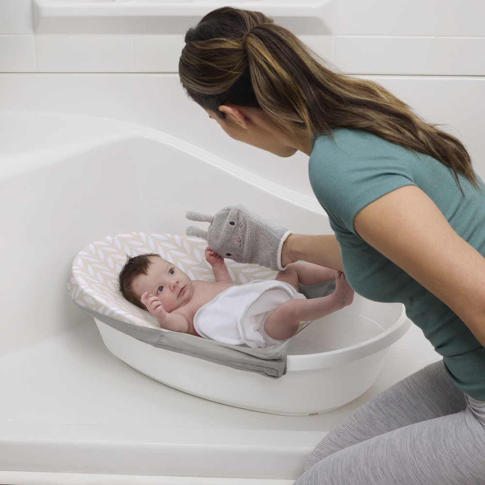 Ingenuity Sylvi Full Comfort - ванночка 3 в 1 с гамаком, рукавичкой и книжечкой