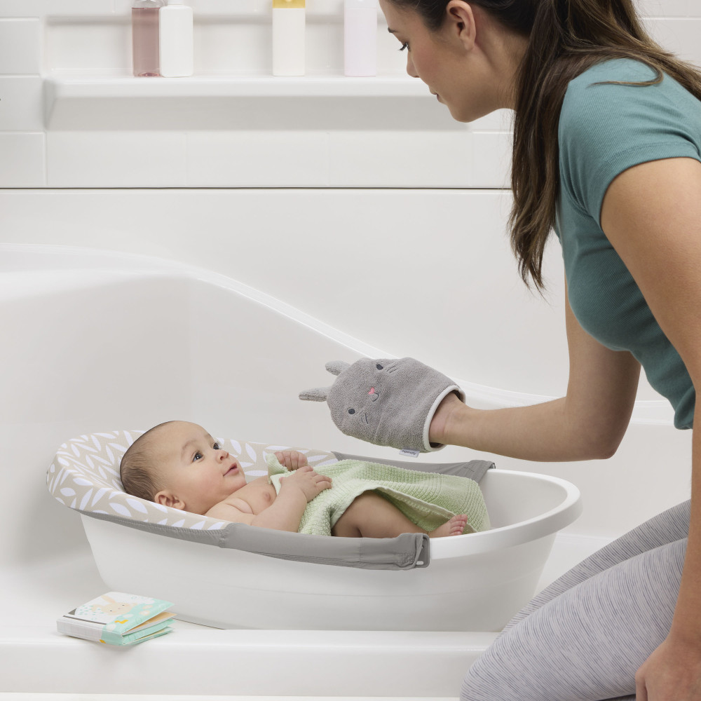 Ingenuity Sylvi Full Comfort - ванночка 3 в 1 с гамаком, рукавичкой и книжечкой