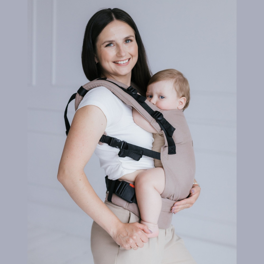 Zaffiro BabyGrow Roma - эргономичный рюкзак-переноска с регулируемой панелью • Latte Zaffiro BabyGrow Roma - эргономичный рюкзак-переноска с регулируемой панелью • Latte