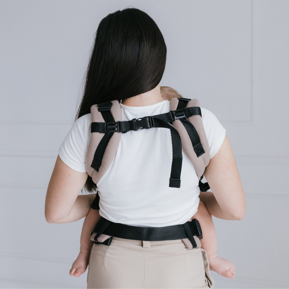 Zaffiro BabyGrow Roma - эргономичный рюкзак-переноска с регулируемой панелью • Latte Zaffiro BabyGrow Roma - эргономичный рюкзак-переноска с регулируемой панелью • Latte