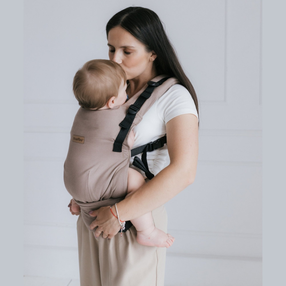 Zaffiro BabyGrow Roma - эргономичный рюкзак-переноска с регулируемой панелью • Latte Zaffiro BabyGrow Roma - эргономичный рюкзак-переноска с регулируемой панелью • Latte
