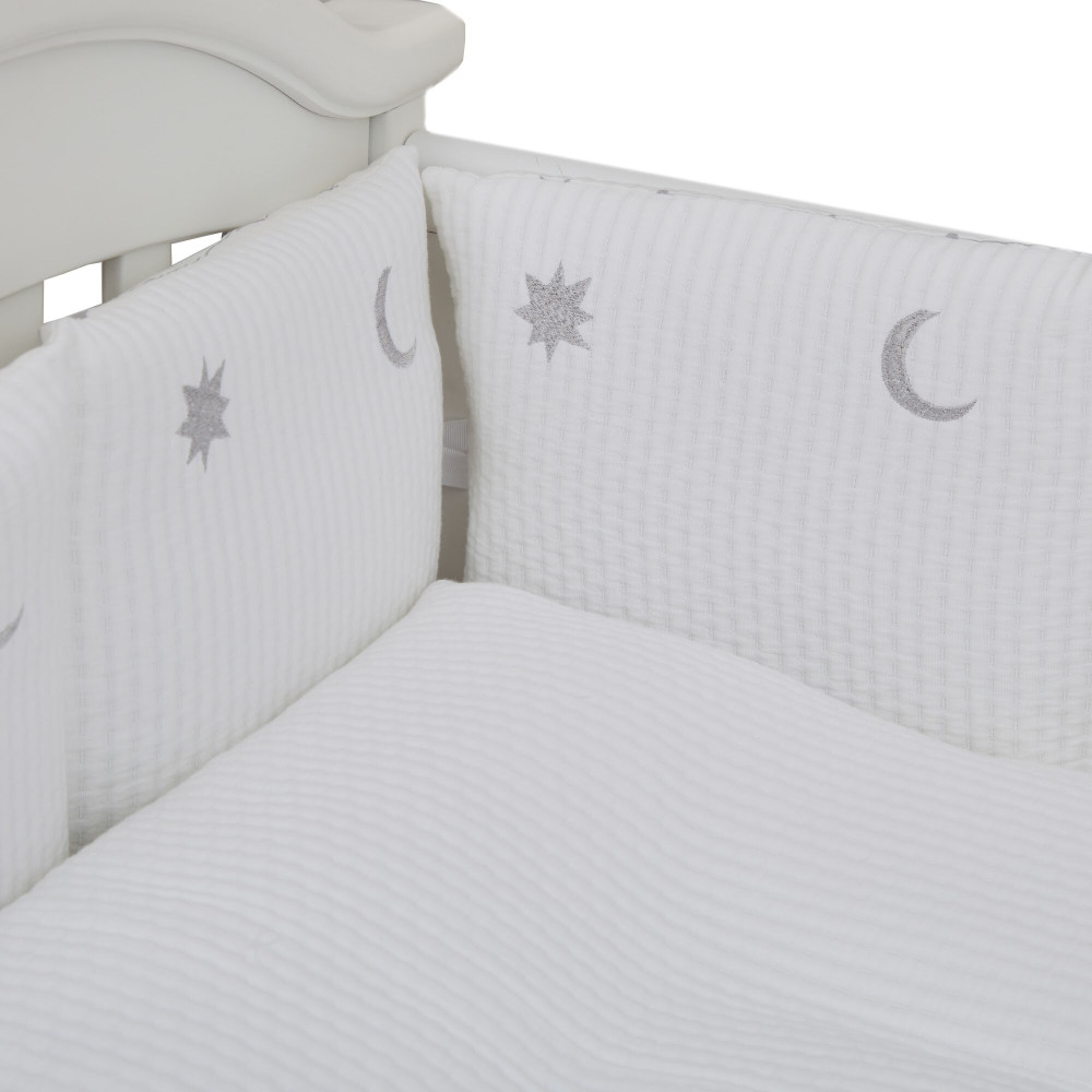 Twins Cotton с вышивкой - постельный комплект 7 элементов • White/silver Twins Cotton с вышивкой - постельный комплект 7 элементов • White/silver