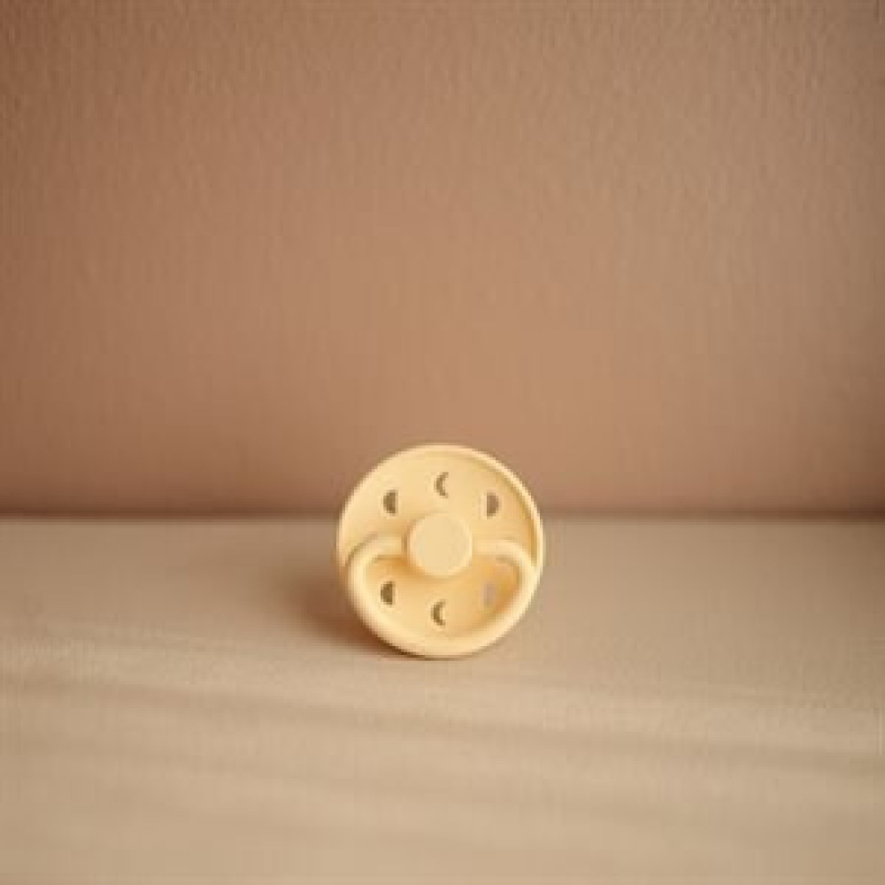 Frigg Moon Phase Size 1 - каучуковая пустышка 0-6 мес. • Pale Daffodil Frigg Moon Phase Size 1 - каучуковая пустышка 0-6 мес. • Pale Daffodil