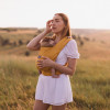 Love & Carry Май-слинг - слинг с регулируемой спинкой и капюшоном • Горчица