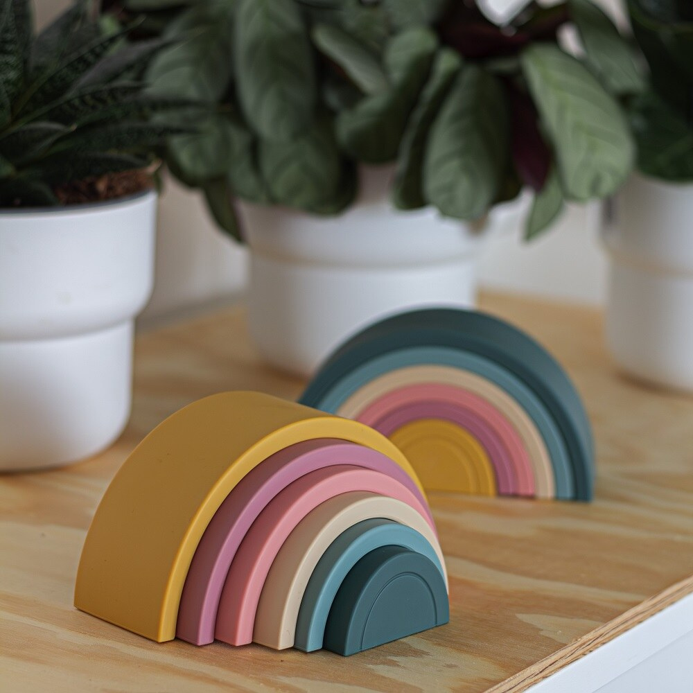 PETITE&MARS Rainbow - силіконова пірамідка з 6 дуг • Rainbow PETITE&MARS Rainbow - силіконова пірамідка з 6 дуг • Rainbow