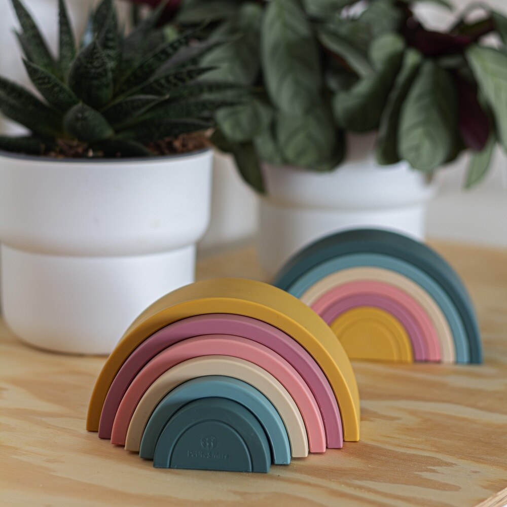 PETITE&MARS Rainbow - силіконова пірамідка з 6 дуг • Rainbow PETITE&MARS Rainbow - силіконова пірамідка з 6 дуг • Rainbow