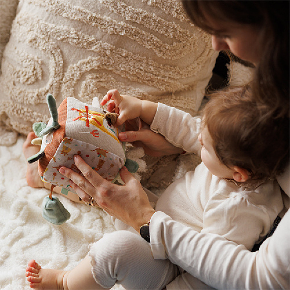 BabyOno Корівка Бінго Activity Cube - сенсорний кубик (1689) BabyOno Корівка Бінго Activity Cube - сенсорний кубик (1689)