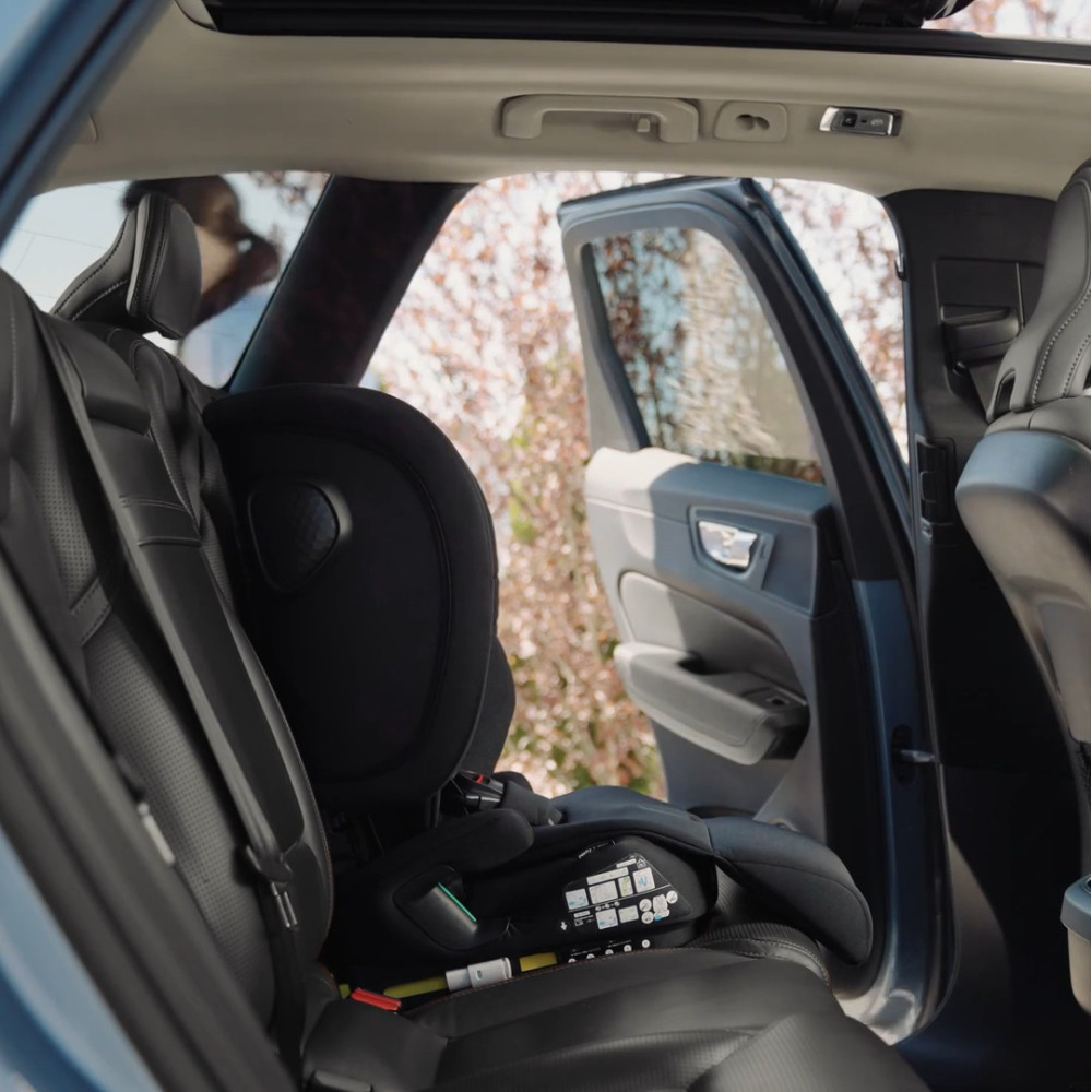 Lionelo Nelly i-Size - складное детское автокресло, крепление ISOFIX и Top Tether • Blue Navy