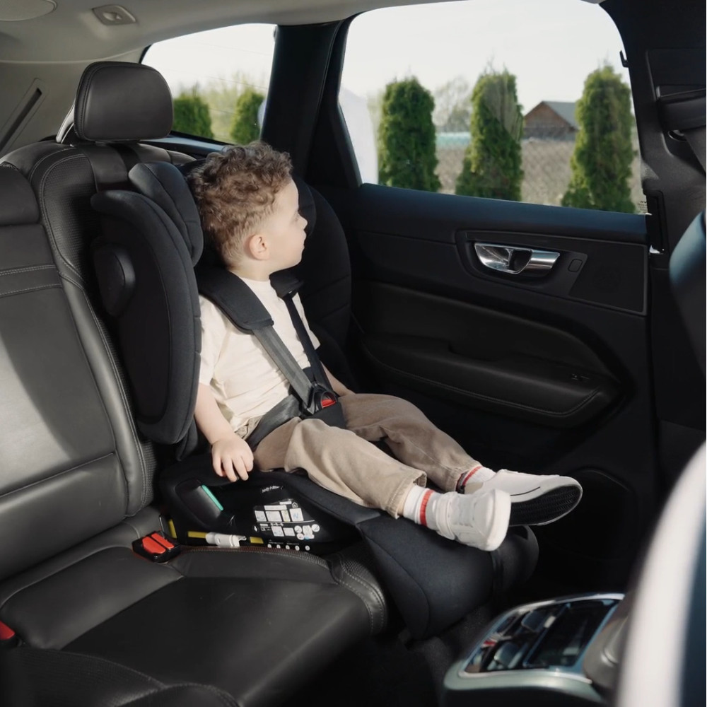 Lionelo Nelly i-Size - складное детское автокресло, крепление ISOFIX и Top Tether • Black Carbon