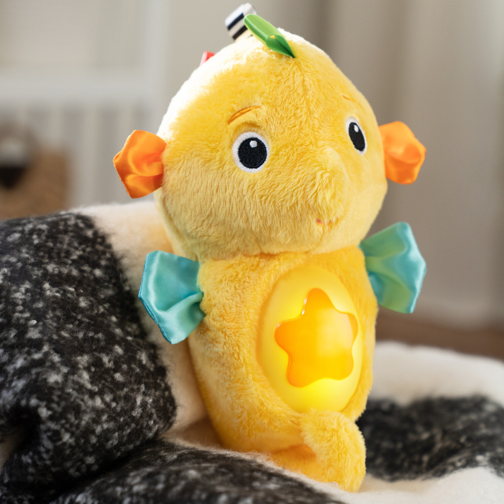 Baby Einstein Sea Dreams Seahorse - м'яка музична іграшка-морський коник 0 міс.+ • Жовтий Baby Einstein Sea Dreams Seahorse - м'яка музична іграшка-морський коник 0 міс.+ • Жовтий