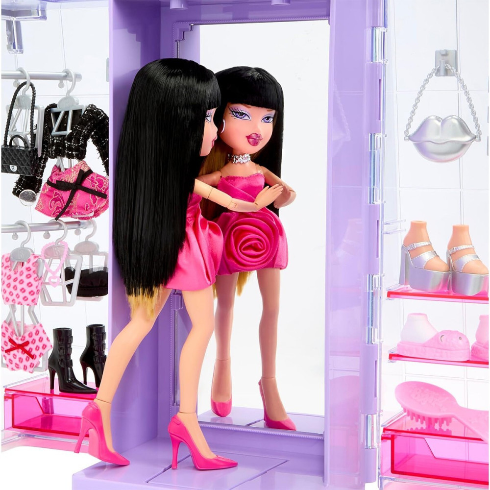 Bratz Модный гардероб Дана - игровой набор с куклой (247241) Bratz Модный гардероб Дана - игровой набор с куклой (247241)