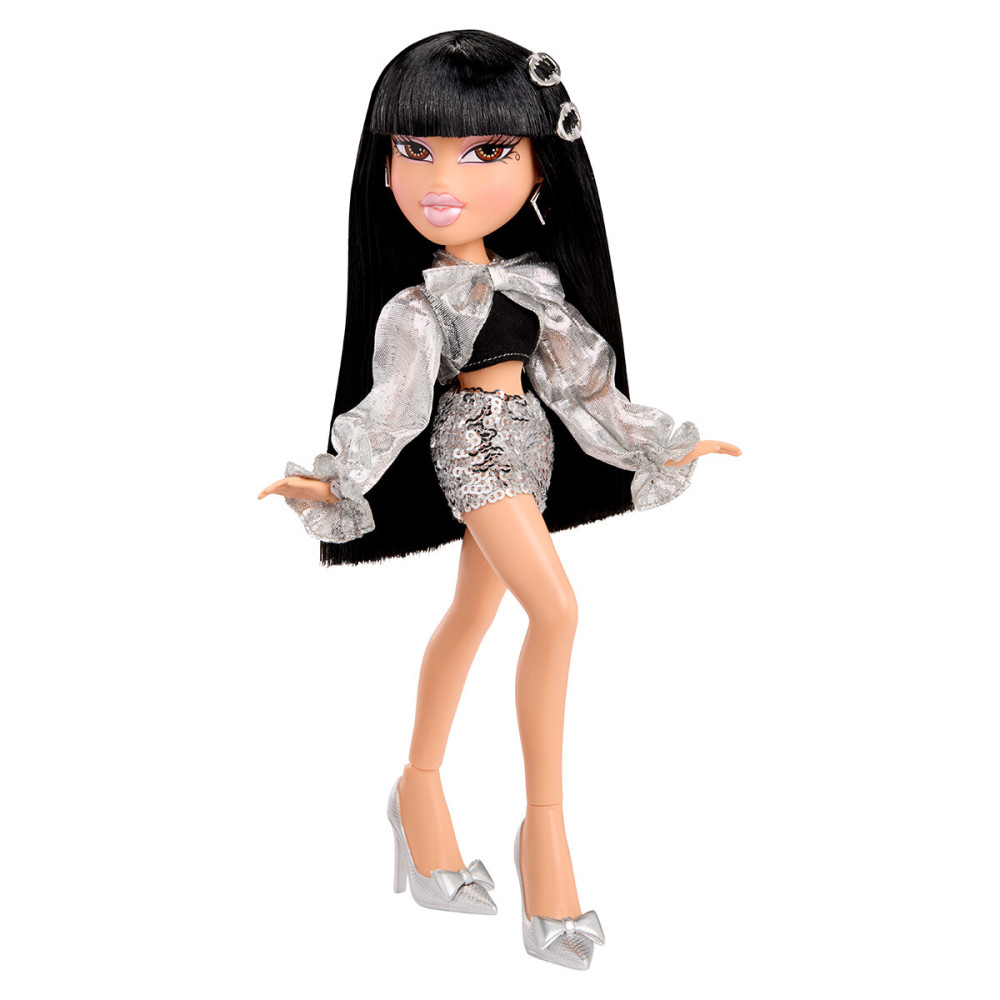 Bratz Charmz Джейд - кукла с браслетом и шармом (599357) Bratz Charmz Джейд - кукла с браслетом и шармом (599357)