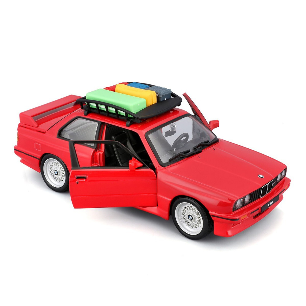 Bburago BMW M3 Eurotrek 1988 - автомодель 1:24 с багажными корзинами (18-23014) Bburago BMW M3 Eurotrek 1988 - автомодель 1:24 с багажными корзинами (18-23014)