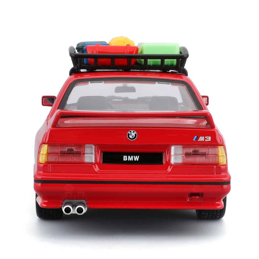 Bburago BMW M3 Eurotrek 1988 - автомодель 1:24 с багажными корзинами (18-23014) Bburago BMW M3 Eurotrek 1988 - автомодель 1:24 с багажными корзинами (18-23014)