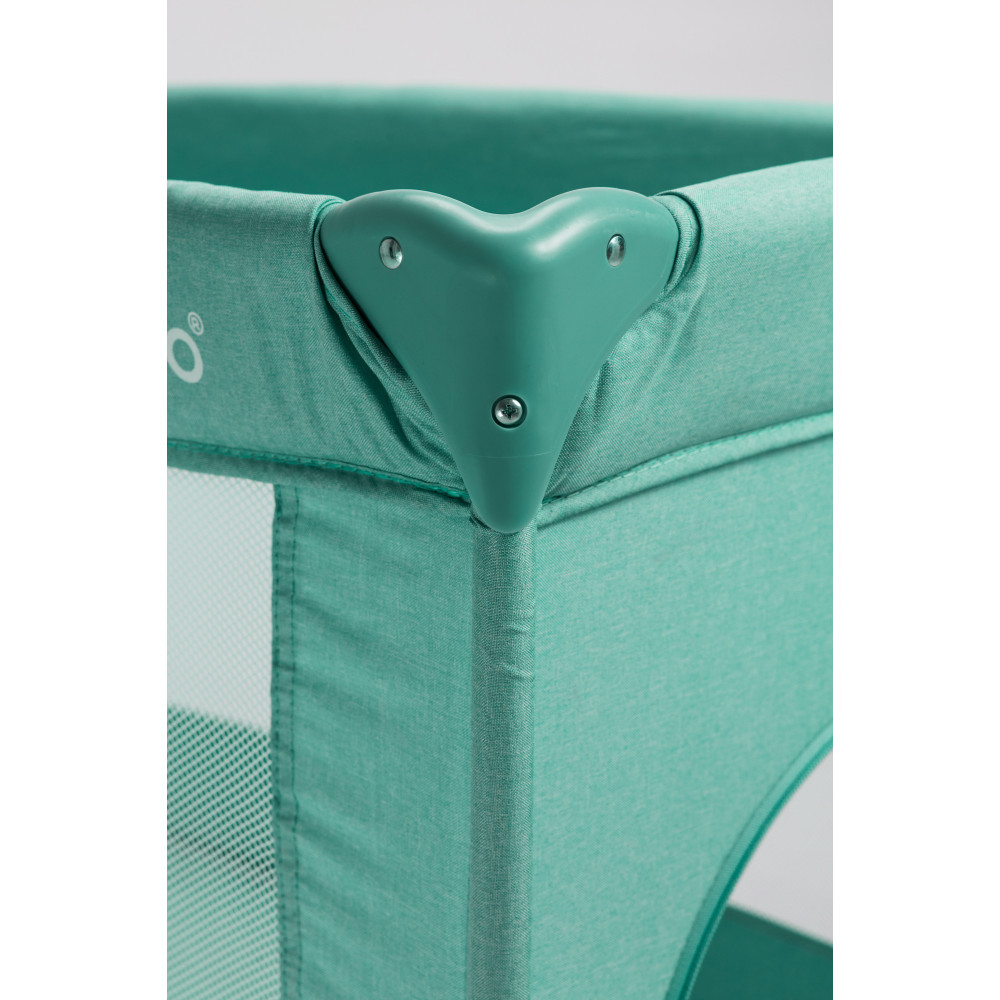 Velano Flexi - манеж-кроватка с боковым входом и двумя колесами • Mint