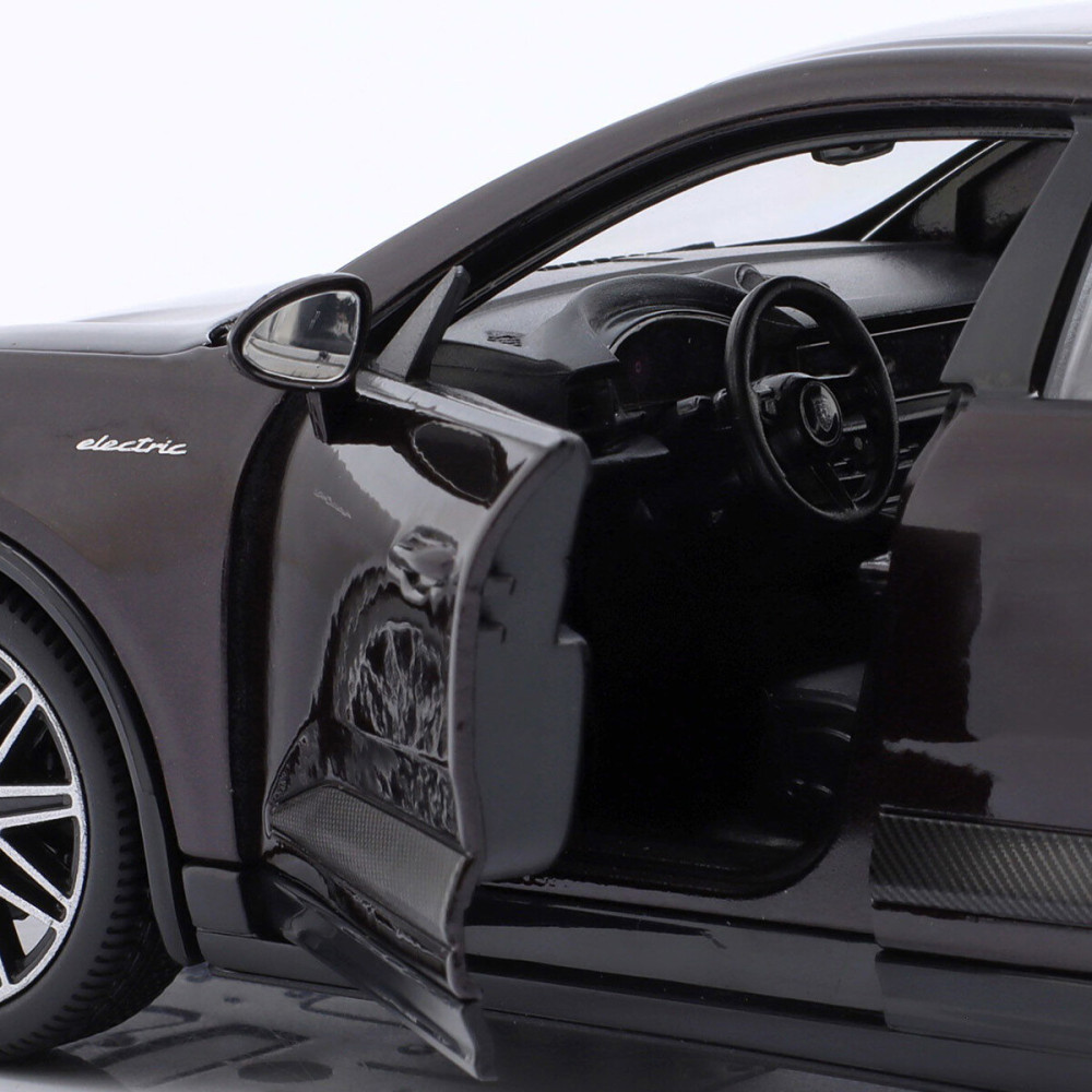 Bburago Porsche Macan 4 Electric 1:24 - автомодель • Чорний (18-21114)