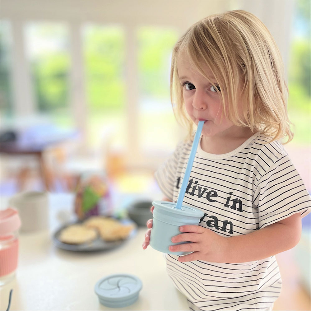 MinikOiOi Sip+Snack - силіконова чашка-контейнер з трубочкою • Aqua Green / Powder Grey