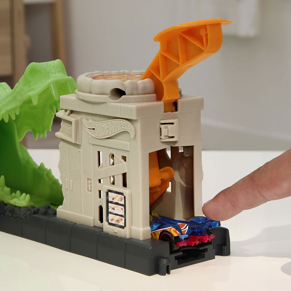 Трек Hot Wheels Attack Looping (HKX39)