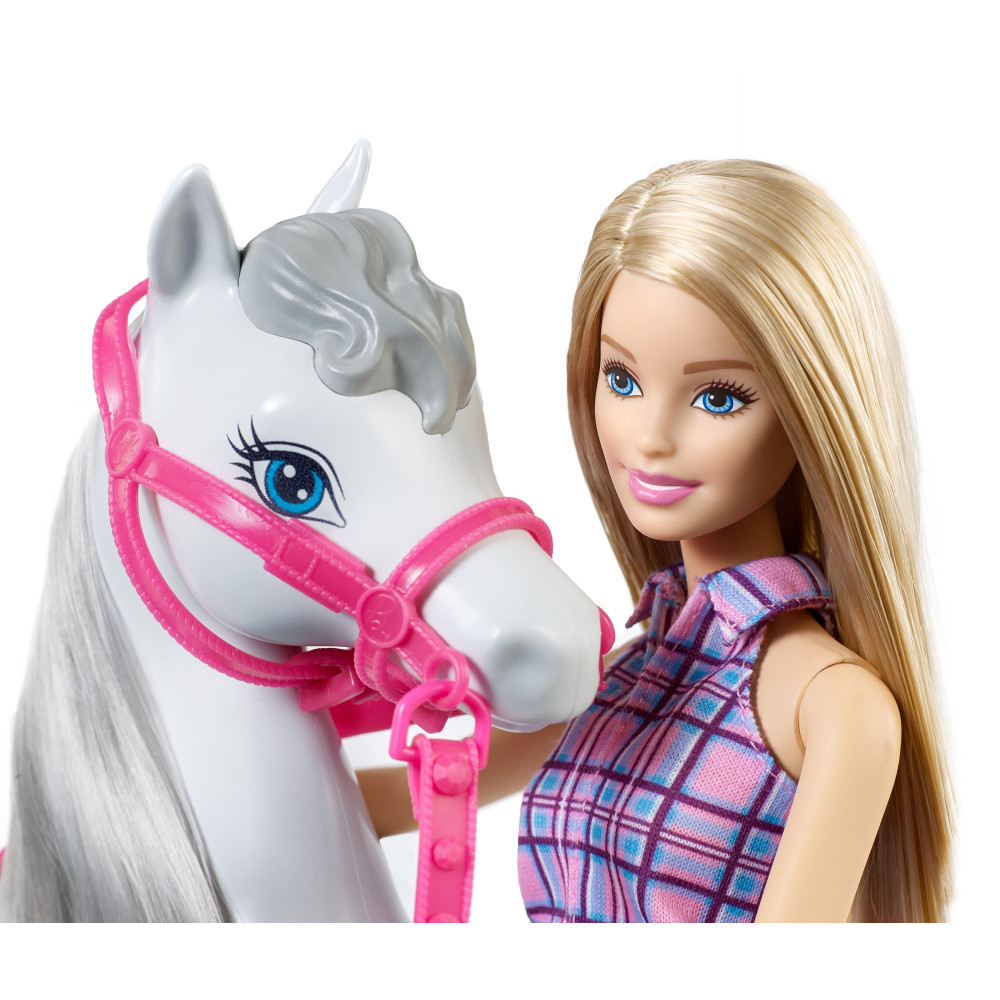 Набор Barbie Прогулка верхом (DHB68)