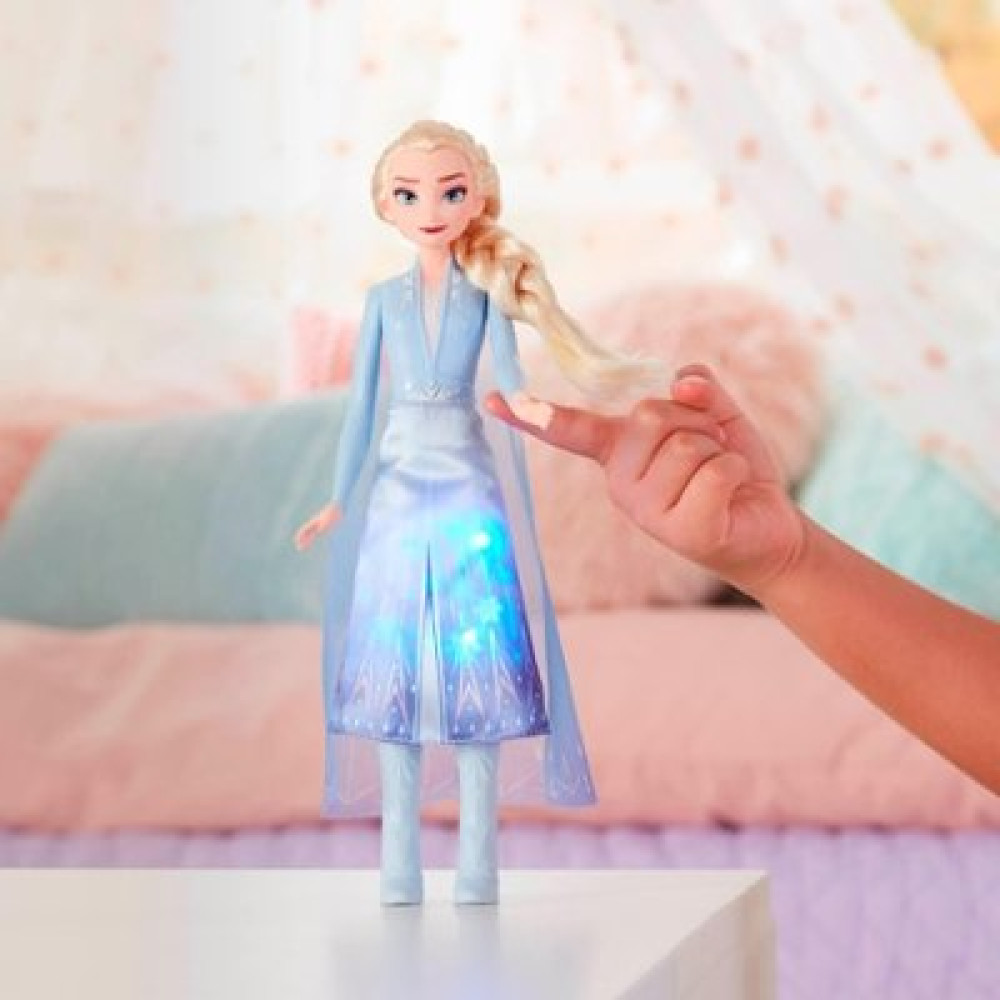 Кукла Hasbro Frozen Холодное сердце 2 Эльза в сверкающем платье (E7000/6952) Кукла Hasbro Frozen Холодное сердце 2 Эльза в сверкающем платье (E7000/6952)