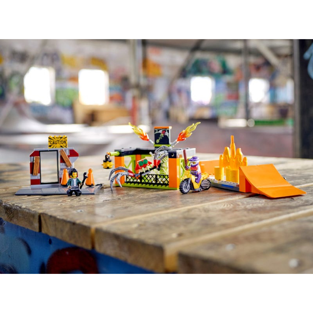 Конструктор Lego City Каскадерский парк (60293)