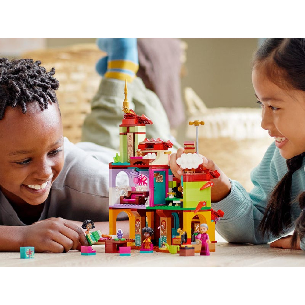 Конструктор Lego Disney Будинок Мадрігал (43202)