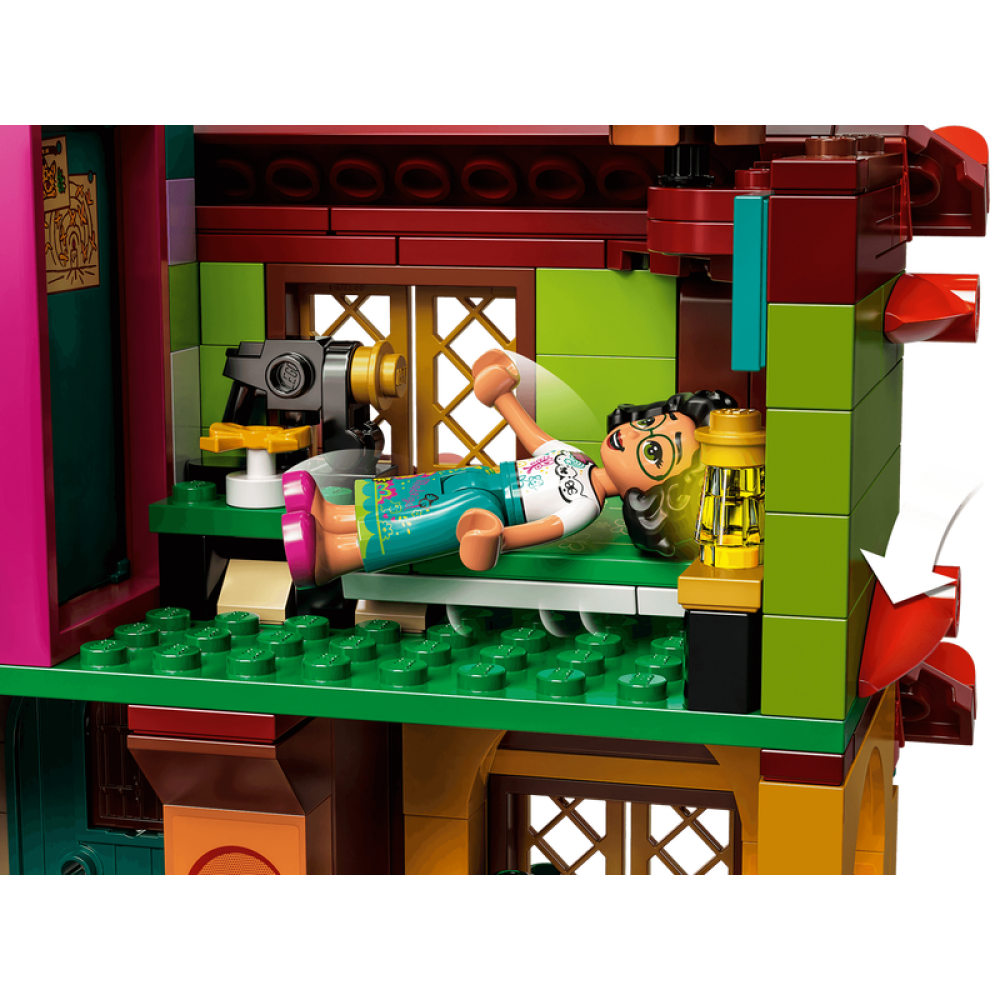 Конструктор Lego Disney Будинок Мадрігал (43202)