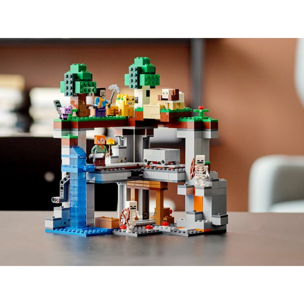 Конструктор Lego Minecraft Перша пригода (21169) Конструктор Lego Minecraft Перша пригода (21169)