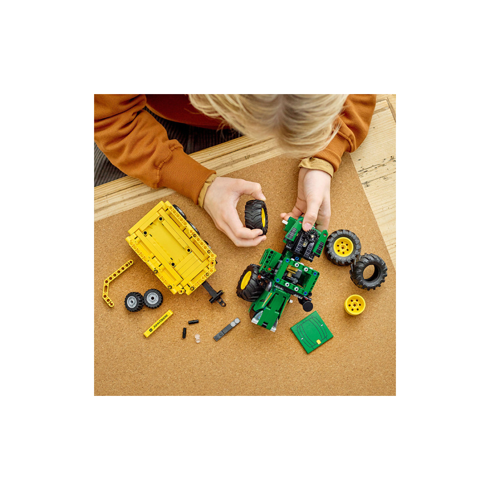 Конструктор Lego Technic John Deere 9620R 4WD Tractor (42136)