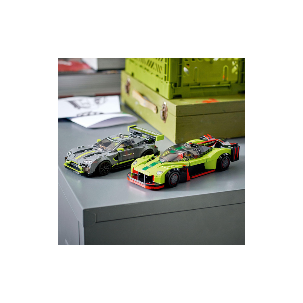 Конструктор Lego Aston Martin Valkyrie AMR Pro та Aston Martin Vantage GT3 (76910)