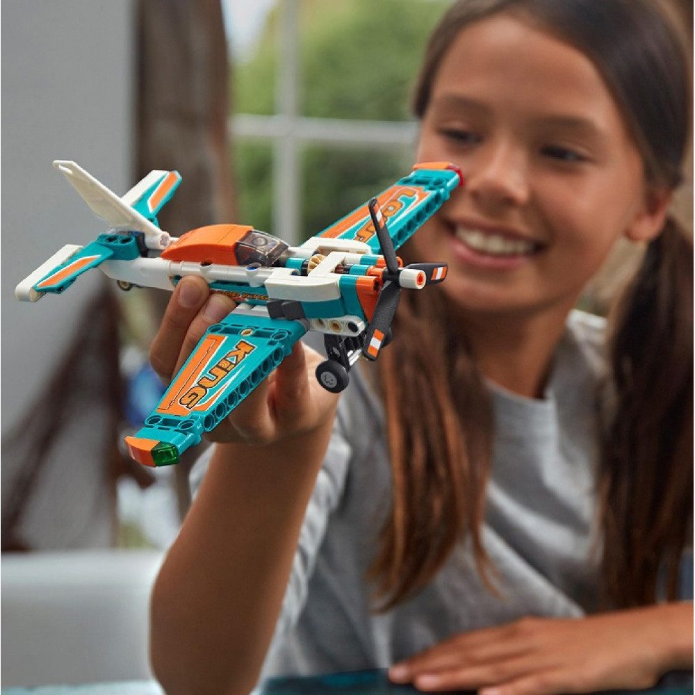 Конструктор Lego Technic Спортивный самолет (42117) Конструктор Lego Technic Спортивный самолет (42117)
