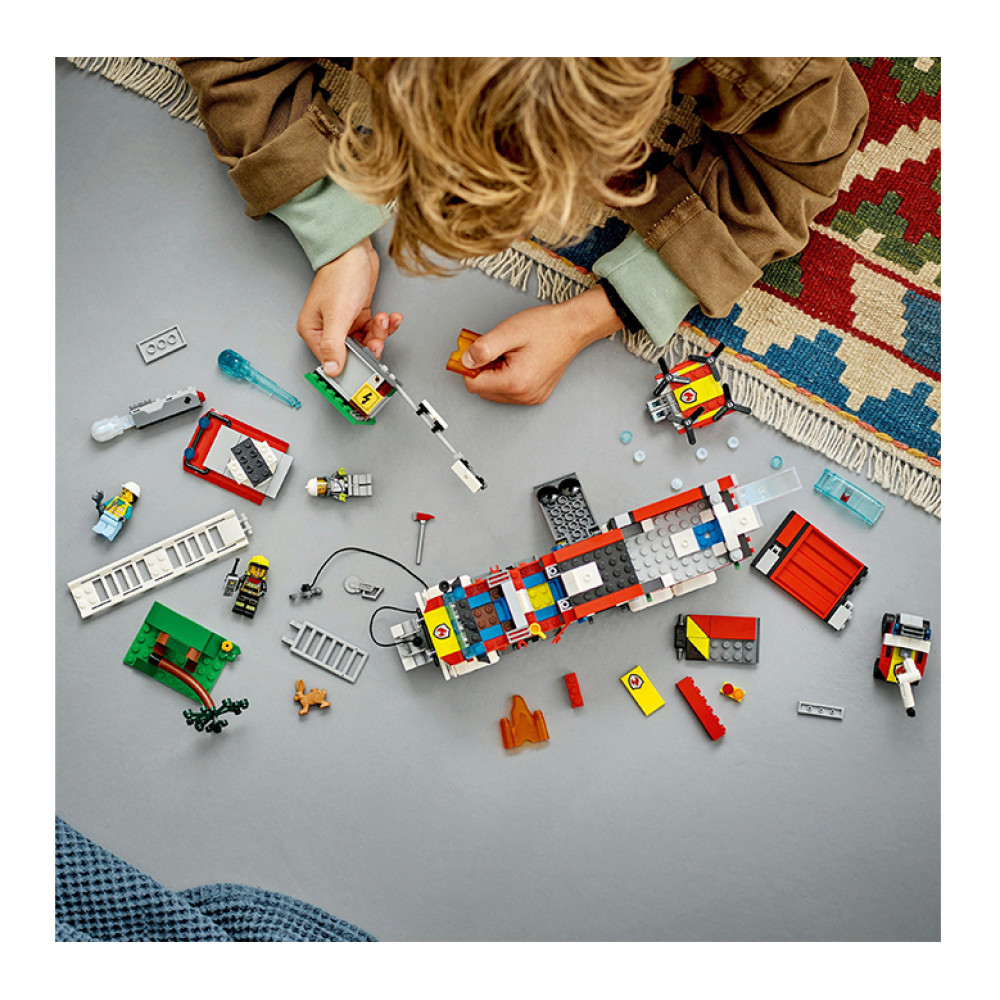 Конструктор Lego City Машина пожарного расчета (60374)