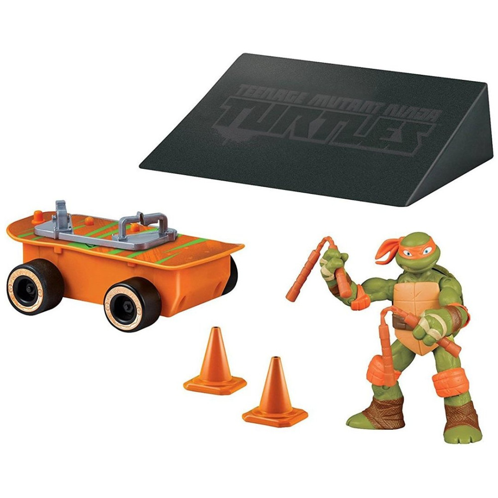 Боевой транспорт с фигуркой TMNT Скейт и Майки (94273)