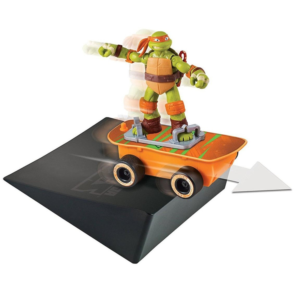 Боевой транспорт с фигуркой TMNT Скейт и Майки (94273)