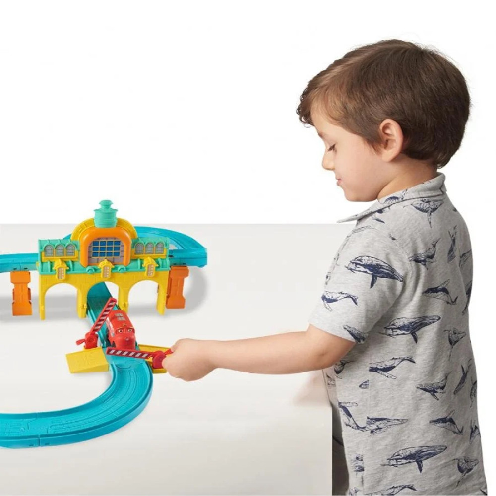 Игровой набор Chuggington Железнодорожное депо Вилсона (EU890501) Игровой набор Chuggington Железнодорожное депо Вилсона (EU890501)