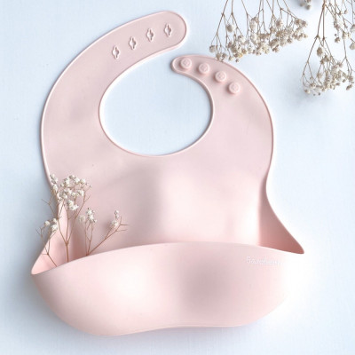 Силіконовий слинявчик з кишенею Баловень (soft pink) пудровий