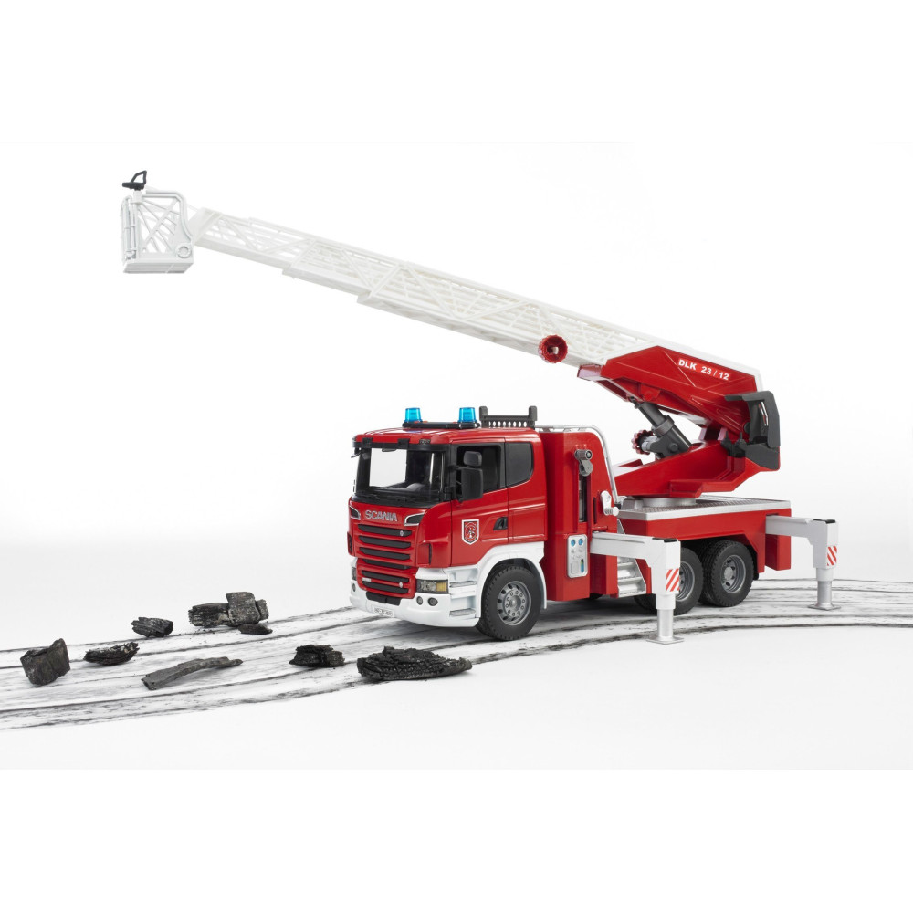 Большая пожарная машина Bruder Scania R-series с лестницей (03590)