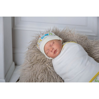 Пелюшка кокон на липучках + шапочка MagBaby Азбука (0-3 міс.)