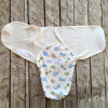 Пеленка кокон на липучках + шапочка MagBaby Граффити (0-3 мес.)