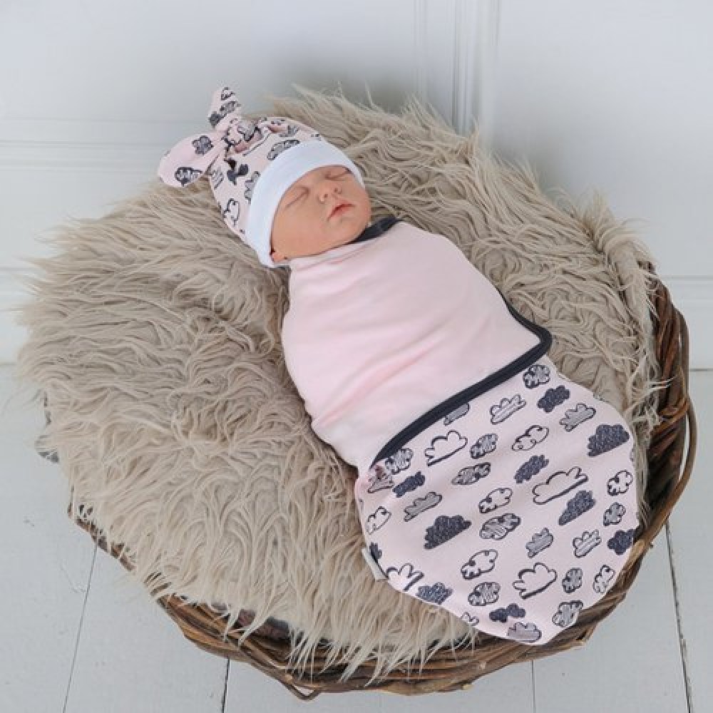 Пеленка кокон на липучках + шапочка MagBaby Облачка розовые (3-6 мес.) 100372