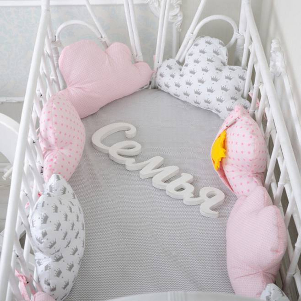 Комплект бортиків в ліжечко + простирадло MagBaby хмарки для дівчаток