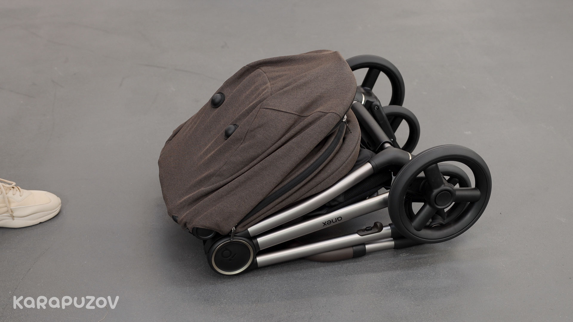 як складається люлька коляски Anex IQ Premium