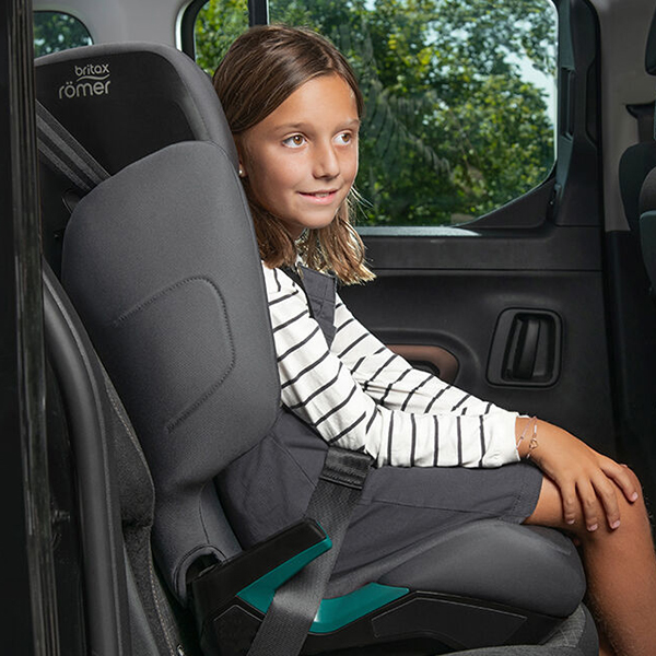 Регулируемая спинка в автокресле Britax Romer Hi-Liner