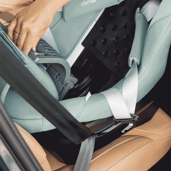 Простая установка одним щелчком Britax Römer MAX-SAFE PRO