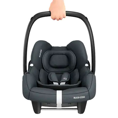 Maxi-Cosi CabrioFix i-Size, вигляд спереду: крісло тримають однією рукою за ручку для перенесення